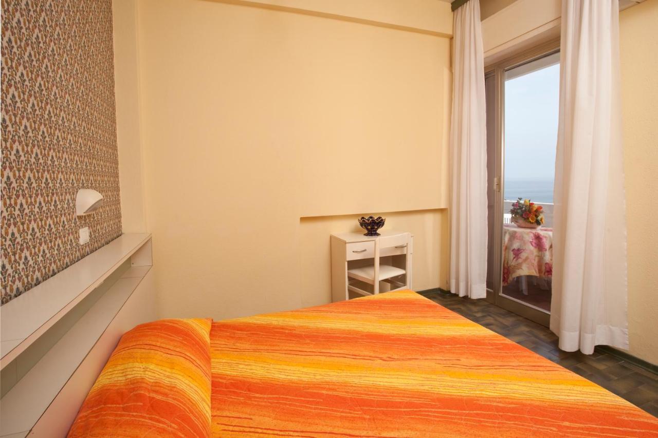 Hotel President Беллария-Иджеа-Марина Экстерьер фото